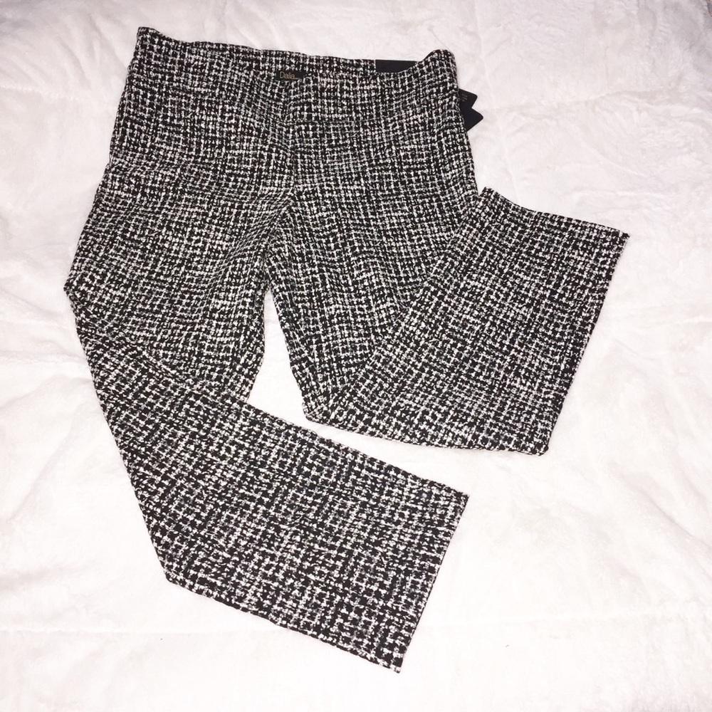 Dalia stretch trousers. Classic black and white.